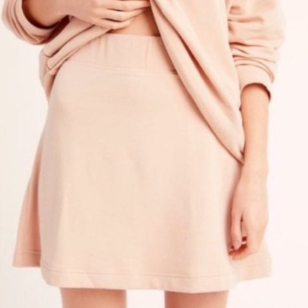 Free People Beach Cream Stretchy Skirt Size XS, ONLY WORN ONCE.